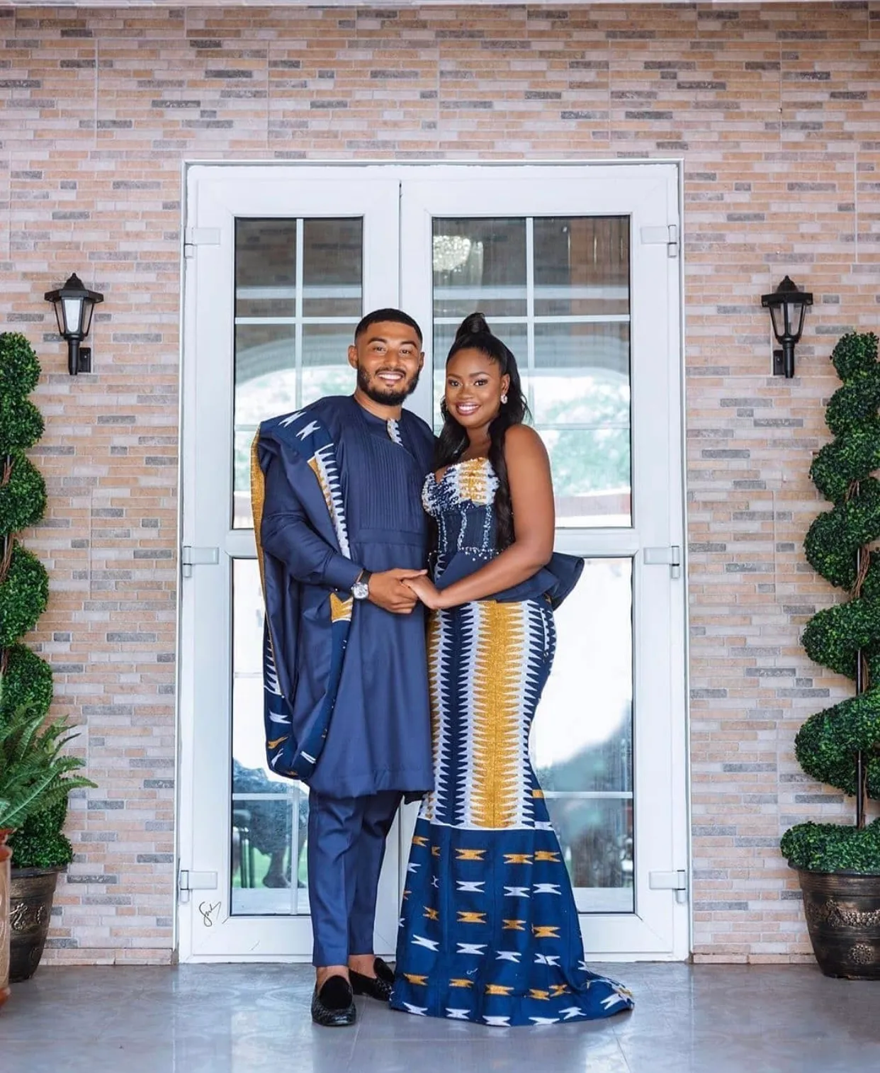 These matching traditional Kente outfits will inspire you to get married in 2021