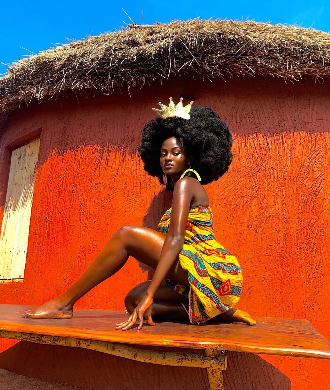 5 photos of Hamamat Montia which are solid proof that she is an African girl sharing her culture with the world