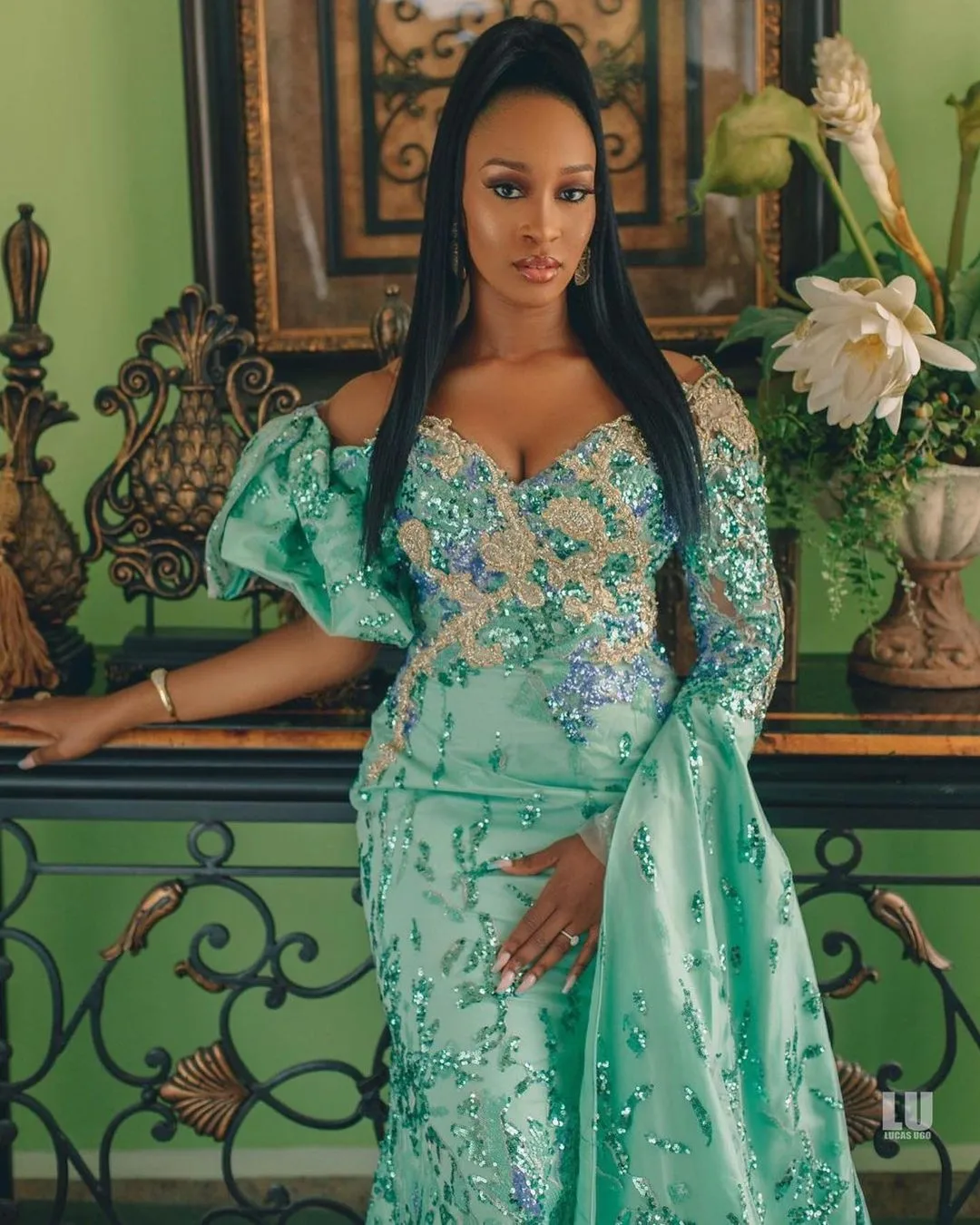 It’s the wedding guest looks for us. Check out the most admirable looks of the week