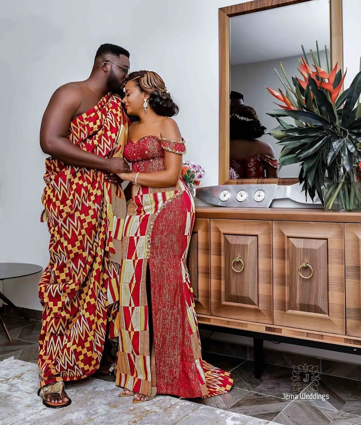These matching traditional Kente outfits will inspire you to get married in 2021