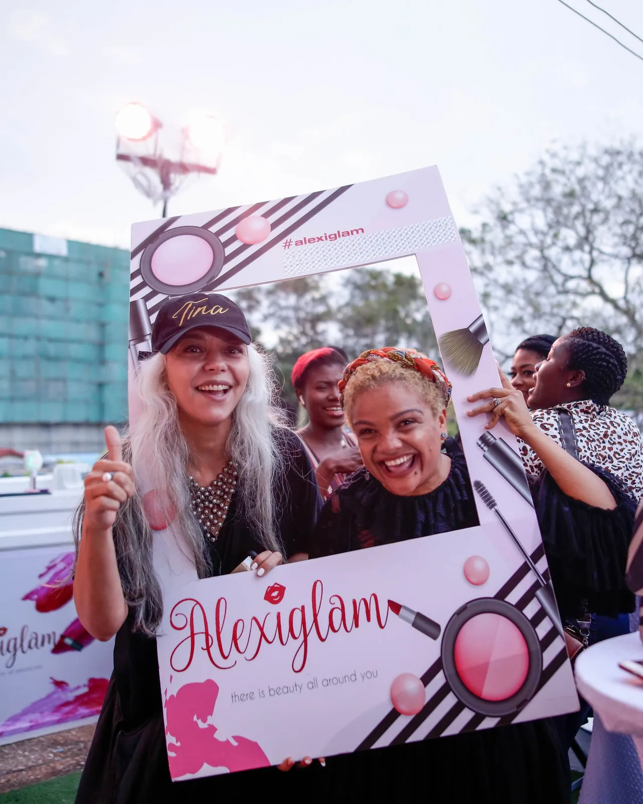 ICYMI: This is how Alexiglam’s official makeup mixer looked like