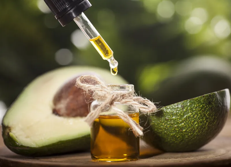 Experts say these are the 5 best oils for treating dry and dull hair!