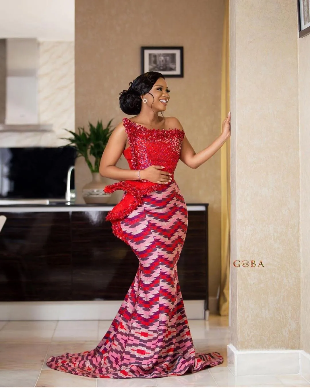 Serwaa is Kente fashion goals! Check out 5 of her stunning Kente outfits for your traditional marriage