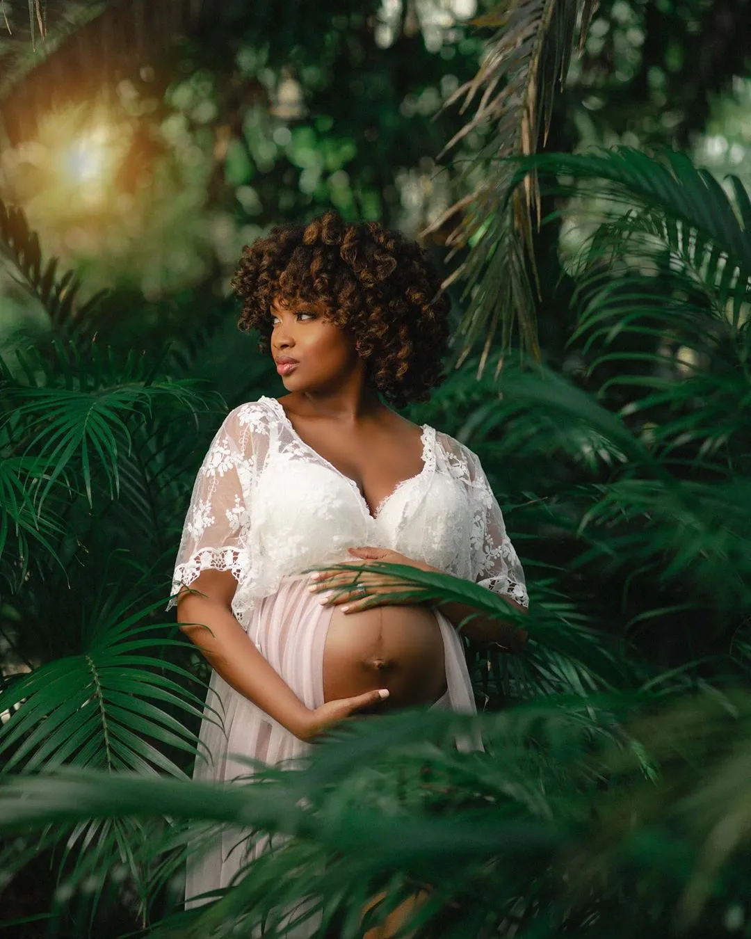 Look at what love created!! These creative maternity shots are blowing our minds