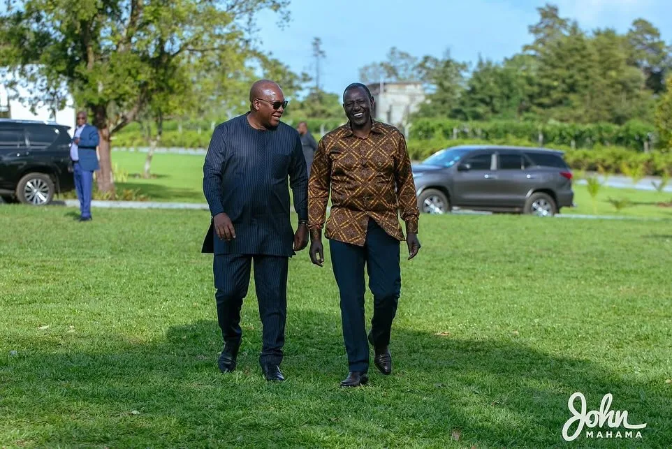Want to look Presidential? Here are 7 style ideas to copy from Bondaana, clothier to President Mahama