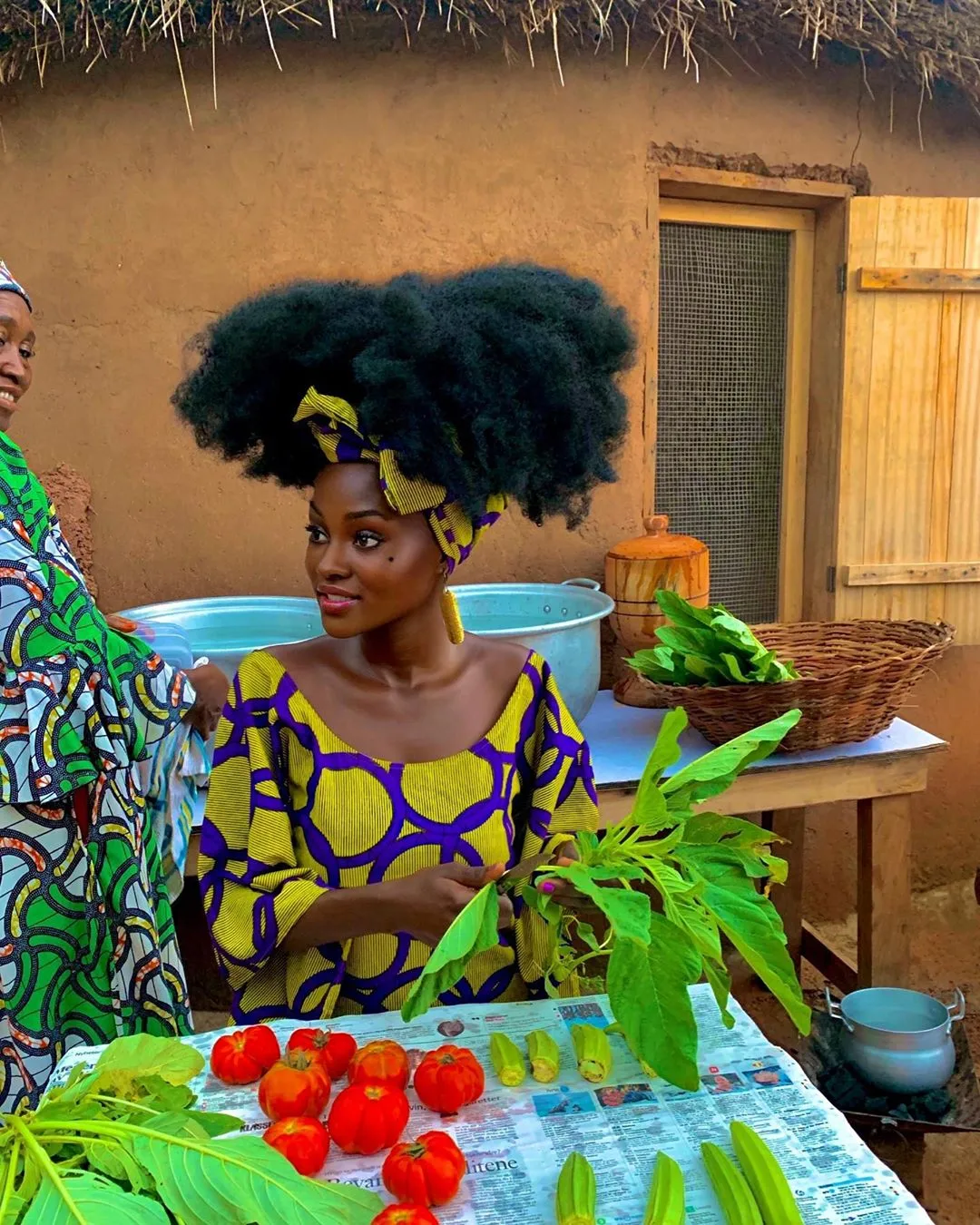 5 photos of Hamamat Montia which are solid proof that she is an African girl sharing her culture with the world
