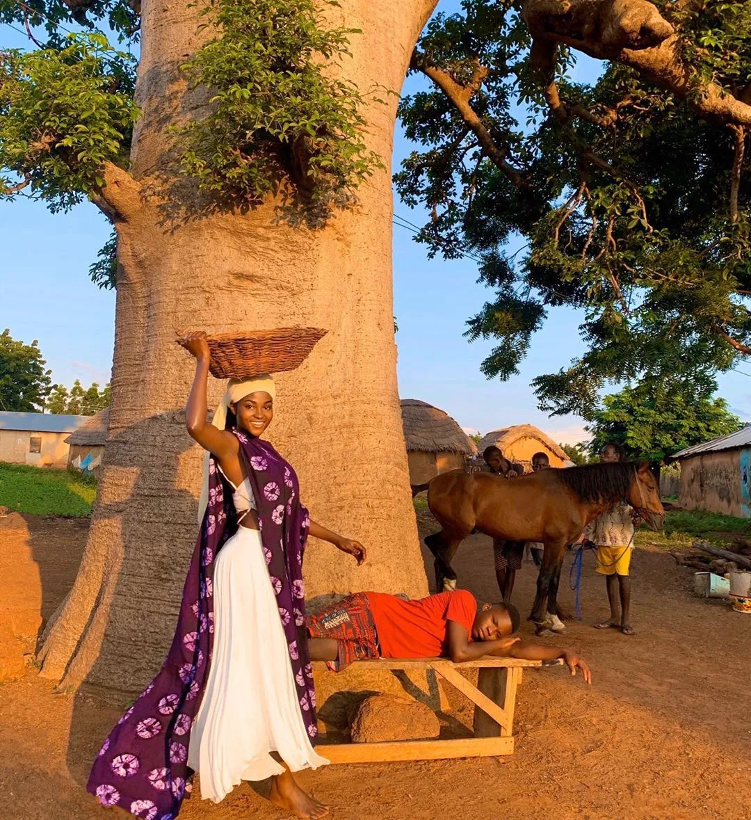 5 photos of Hamamat Montia which are solid proof that she is an African girl sharing her culture with the world